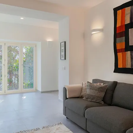 Eugenia - Iris Daire Carate Urio