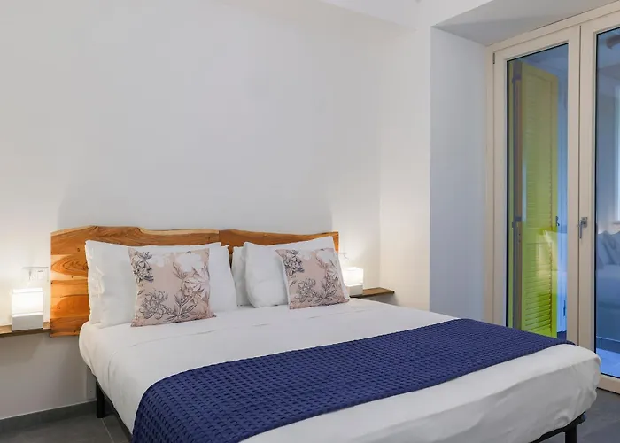 Eugenia - Iris Daire Carate Urio