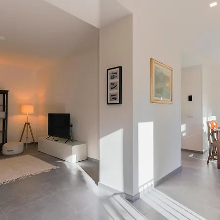 Eugenia - Iris * Carate Urio