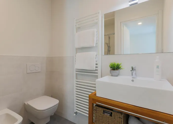 Eugenia - Iris Carate Urio